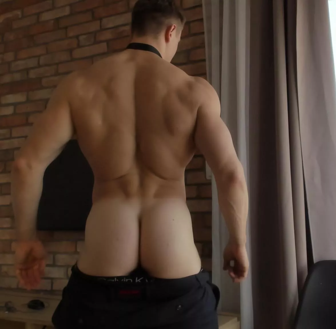 Forgot to put my pants on 😏