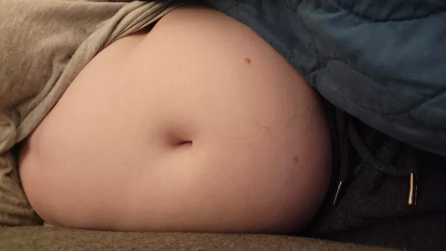 Go ahead, rub my belly 🤰🏻