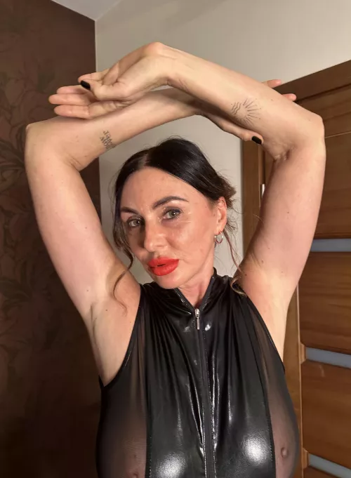 I can't remember the last time I wore a bra :3