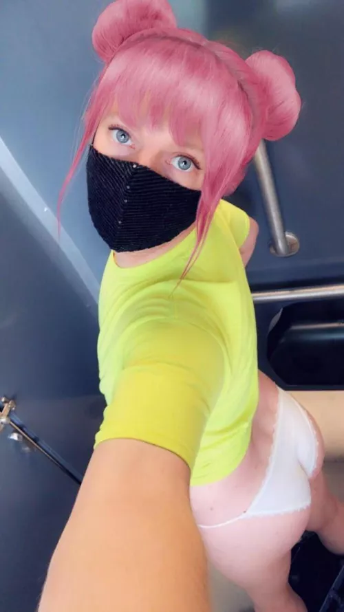 I got drunk and texted the wrong friend by accident, asking to suck his cock