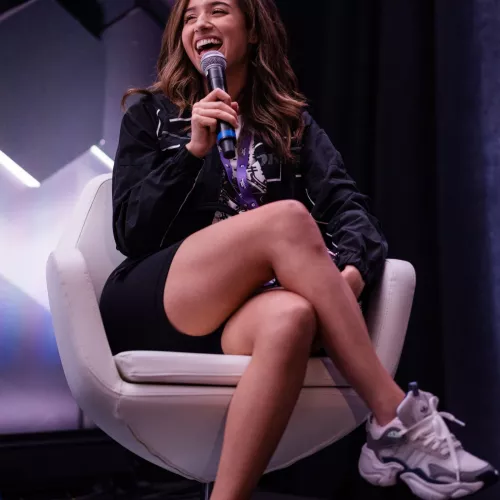 I need a BF to milk each other dry all day, for Pokimane and her thicc thighs