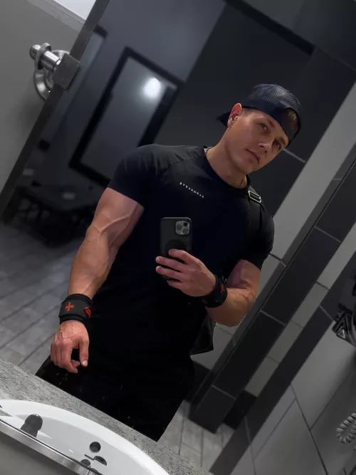 if I had $1 for every nurse that  commented on my veins 😮‍💨