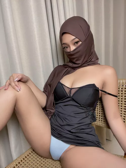Let me be your first muslim babe experience