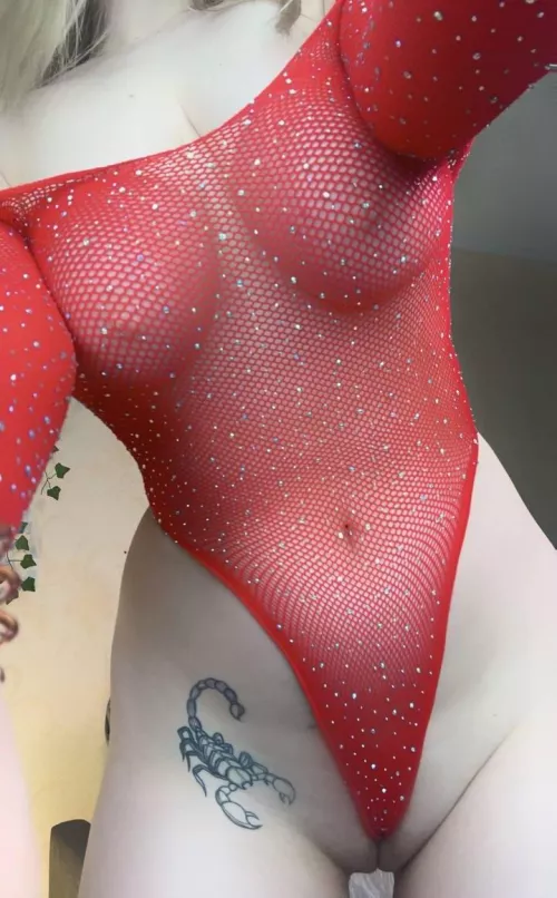 Loved that deep pussy wedge