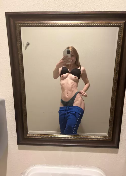 Meet me for a quickie during my shift? ;)