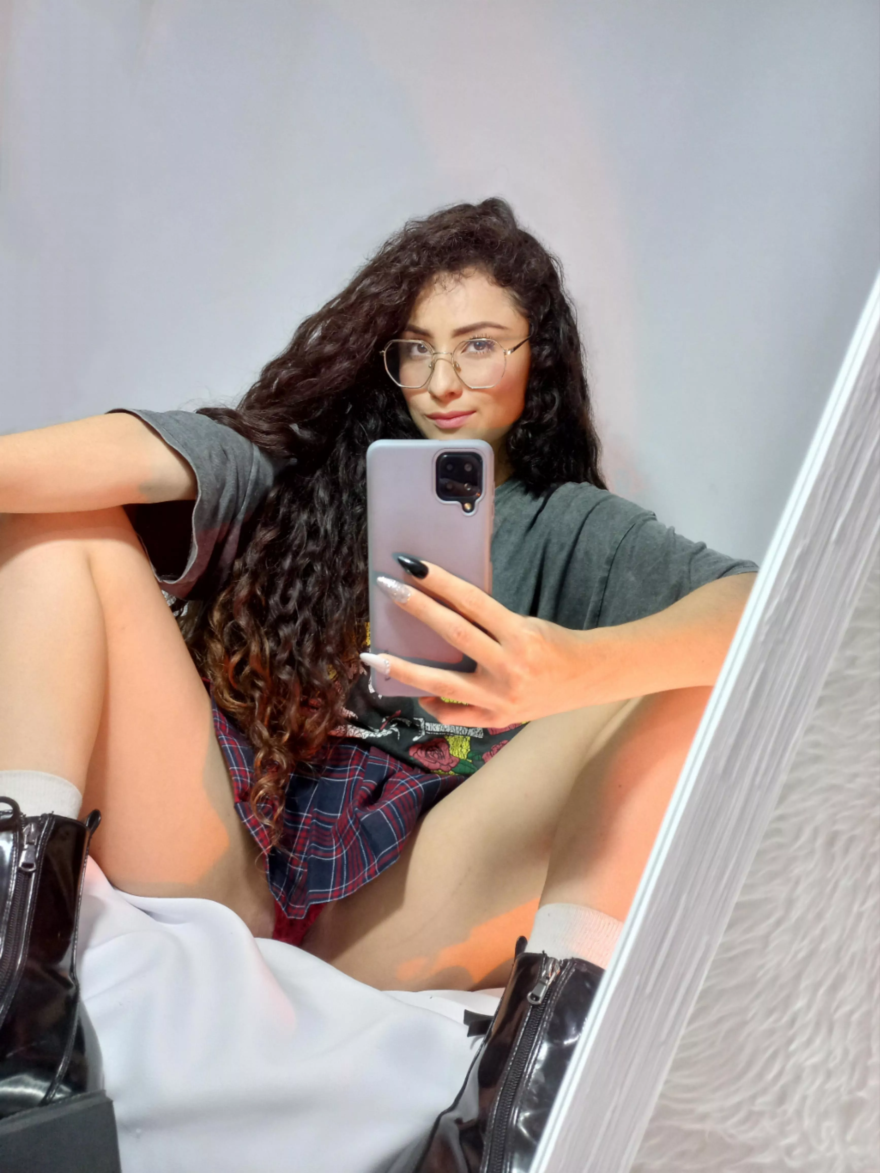 nerdy and shy curly girl, you in?