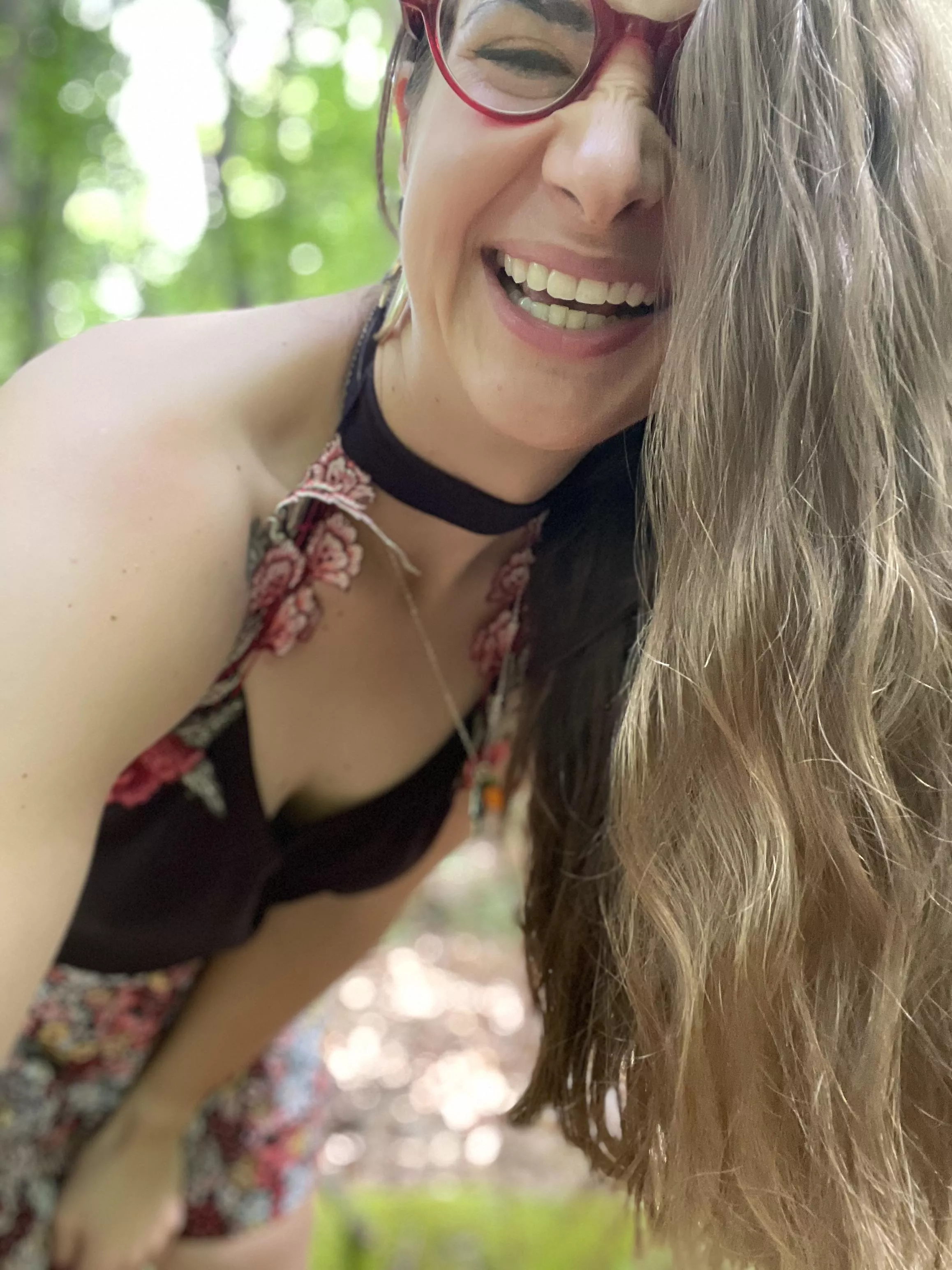 Nothing better than giggling as the sunlight hits my hair 😄