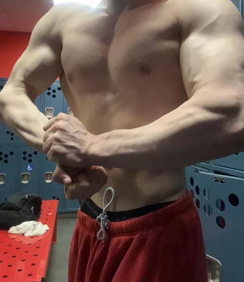 serve these veiny arms