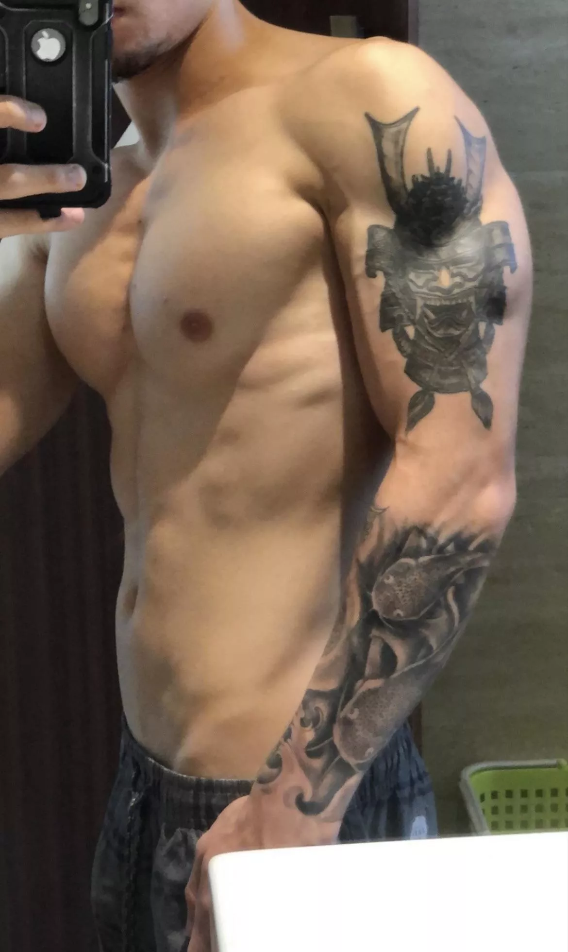 Side view of my V ;) It goes all the way down!