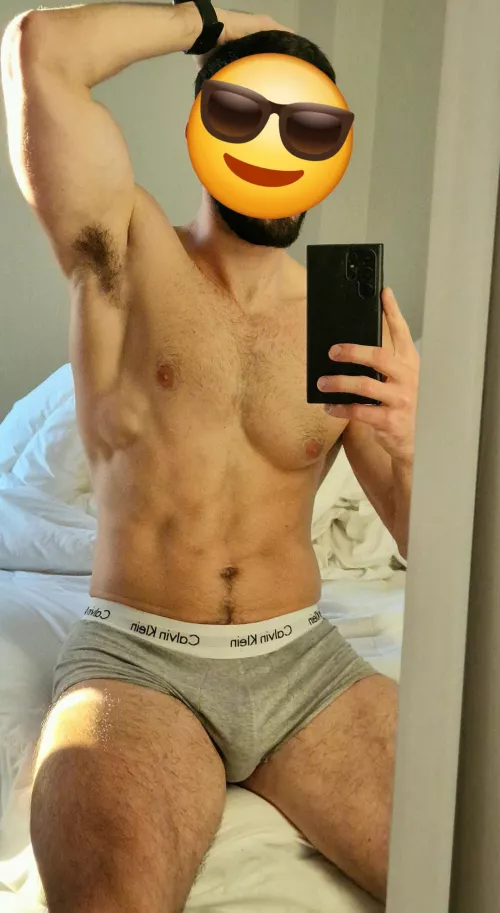 Sweaty after the gym. Who wants a sniff?