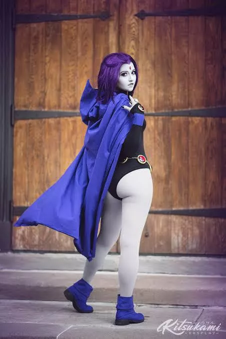 This is a cosplay picture of Raven.