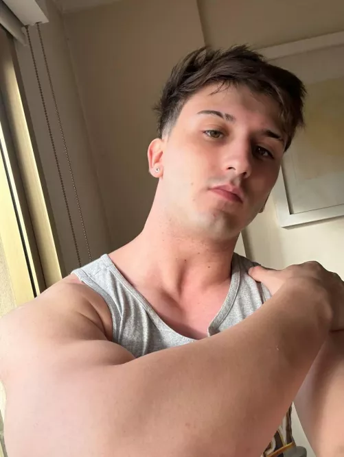 Would you let me smash with these forearms? Be honest ;)