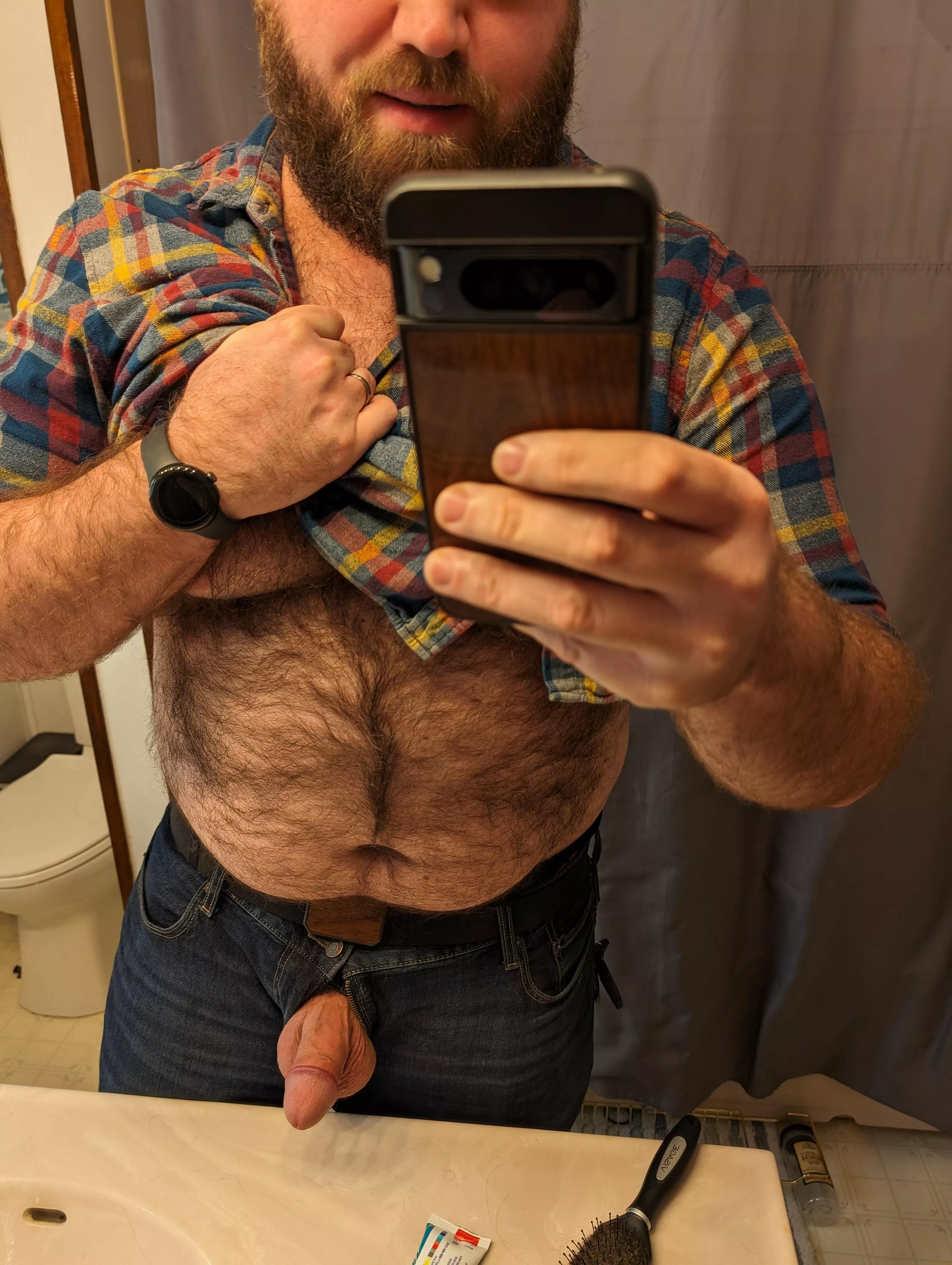 You sucking my dick through the zipper or taking my pants off? 😏😈