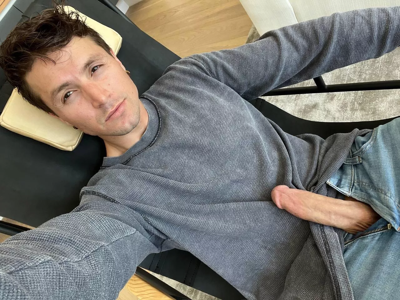 [29] My dick say hi!! 