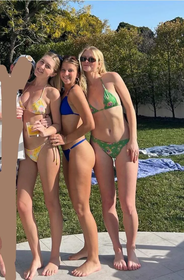 Bikini Blondes