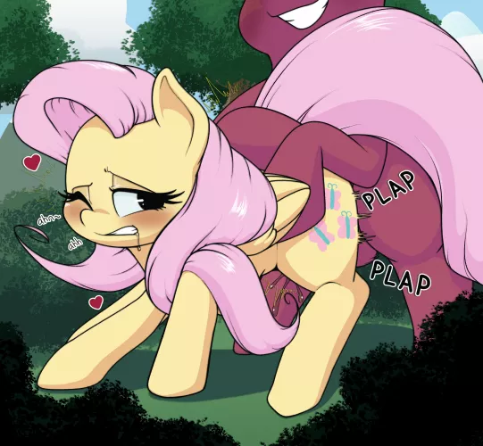 Fluttershy loves getting pounded out in nature (four-pundo)