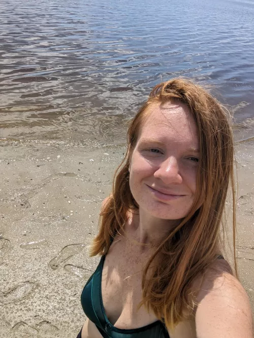 Hairy and happy @redlilyrose19