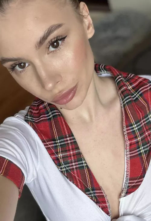 Here is my tight little ass for you to taste!