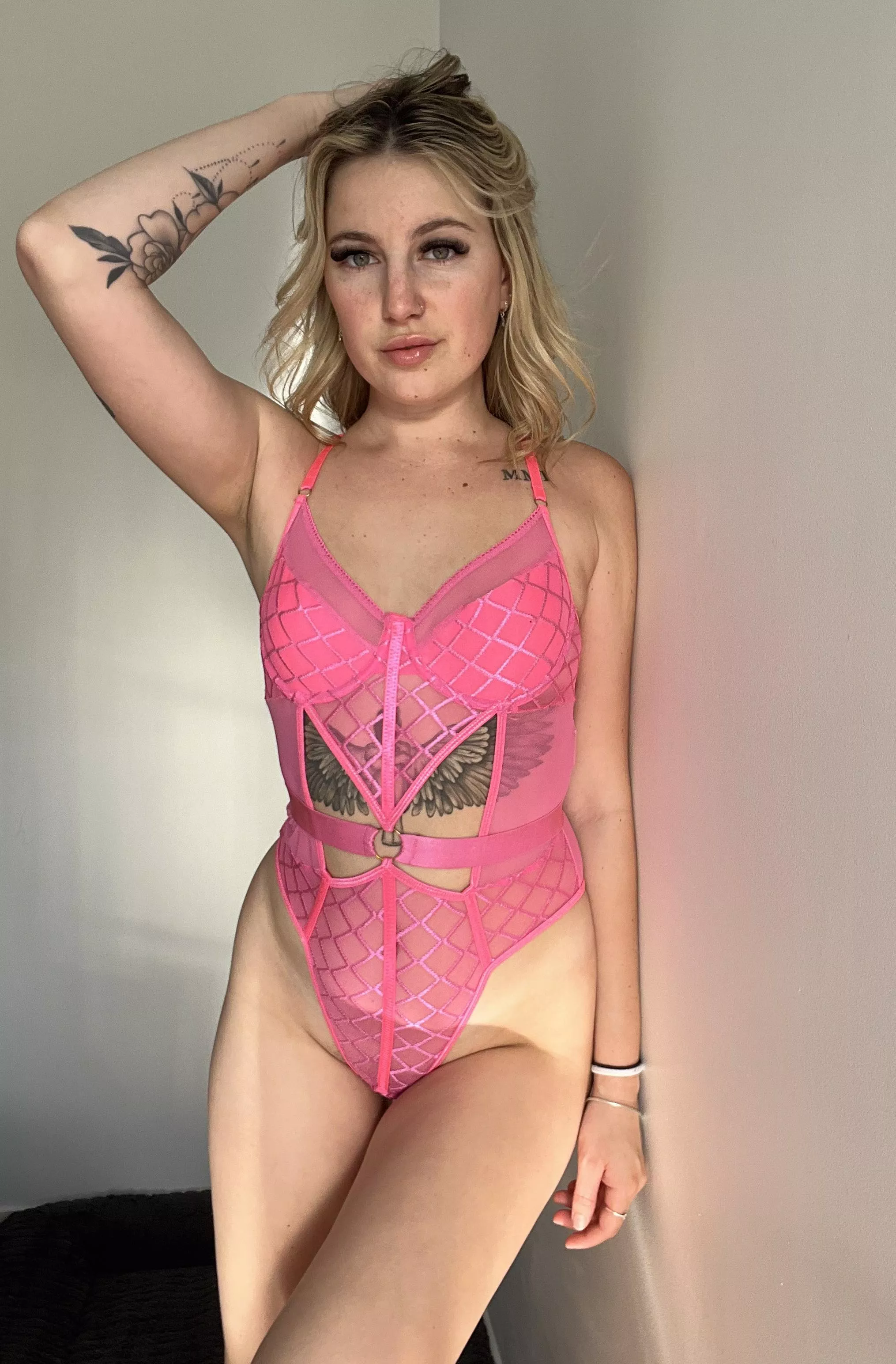 I know I look good in pink