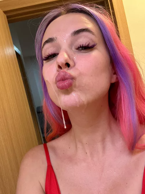 I love getting covered in enough cum to play with, I wanna be able to blow bubbles with it 