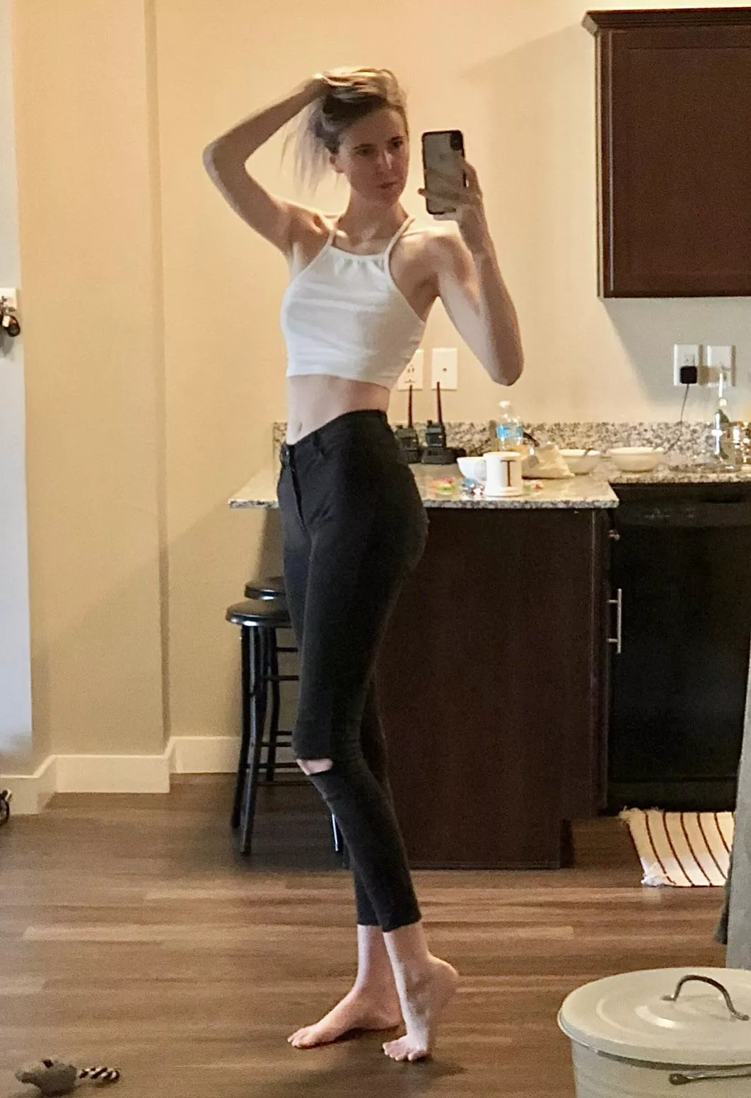 If you had a body like this wouldn’t you show it of[f] as much as possible too. 6’1