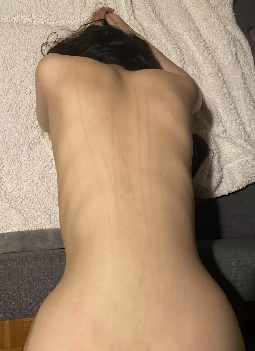 Scratch my back, I scratch yours🤔...