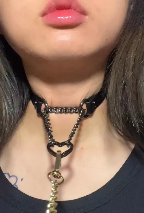 Self choking collars