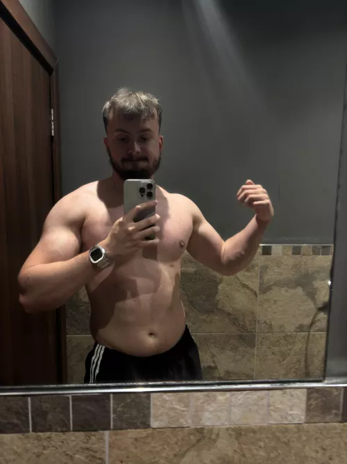 Shoulders shoulding today!