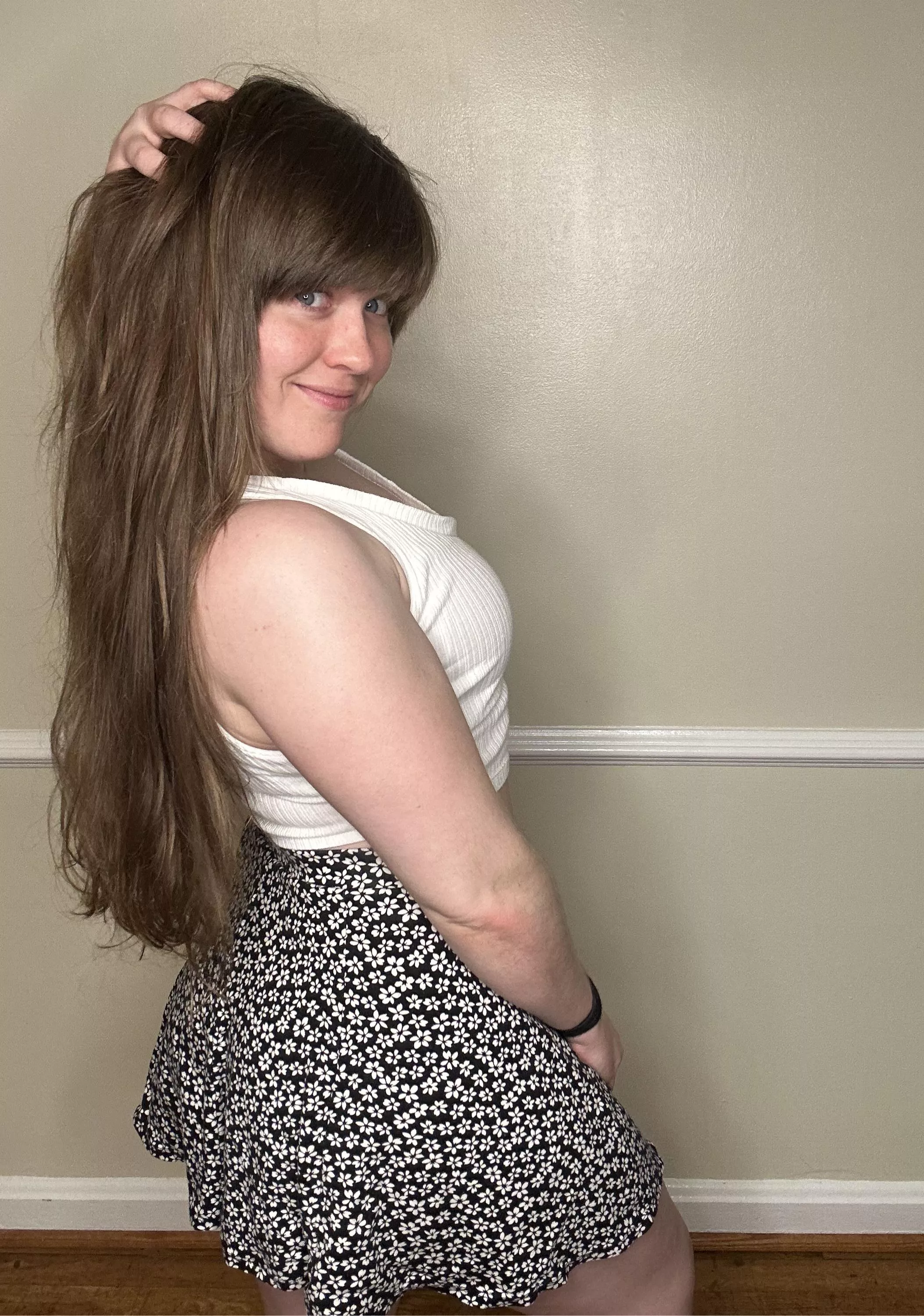 Skirts are cute on me [f]