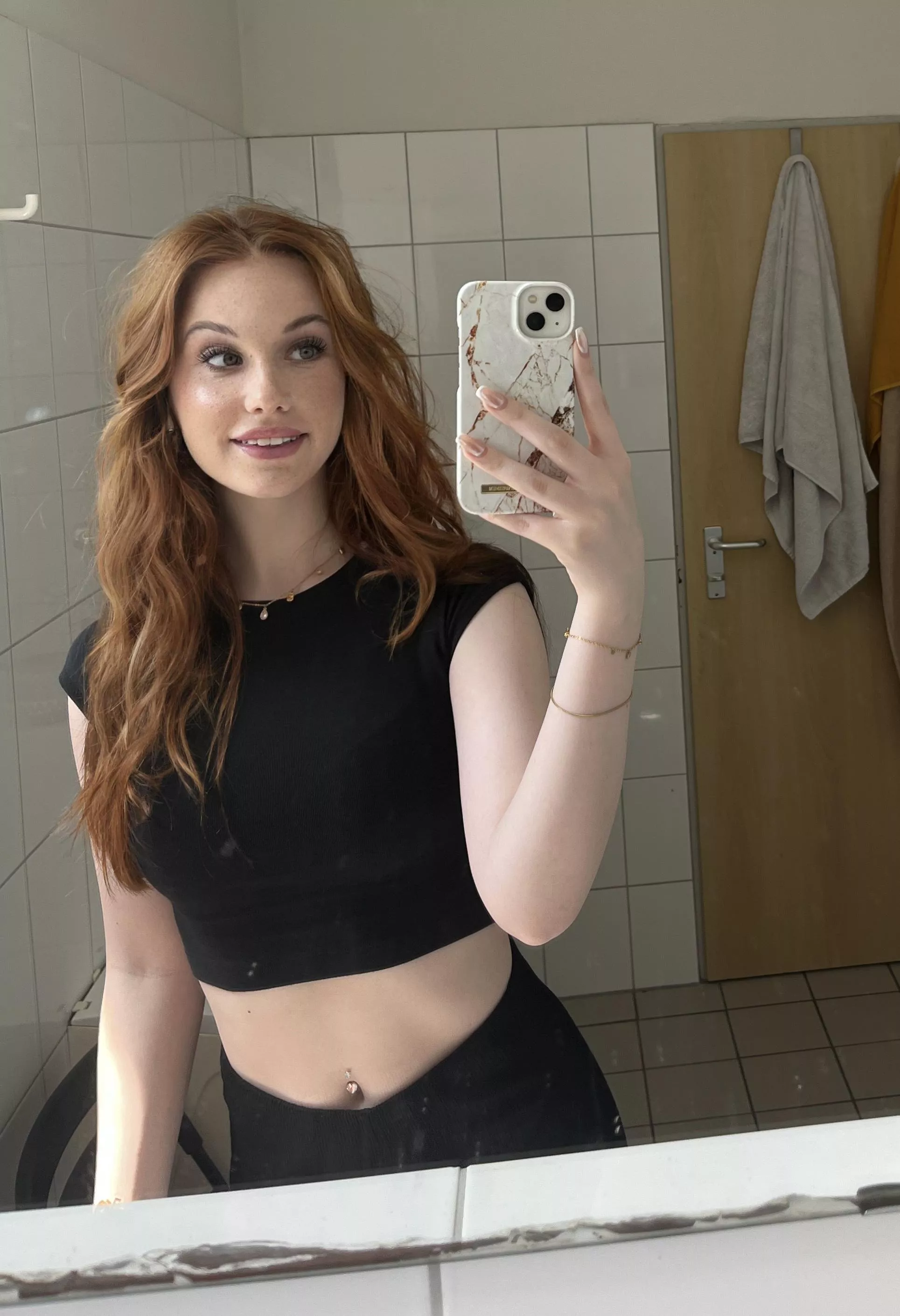 you like it in black ?