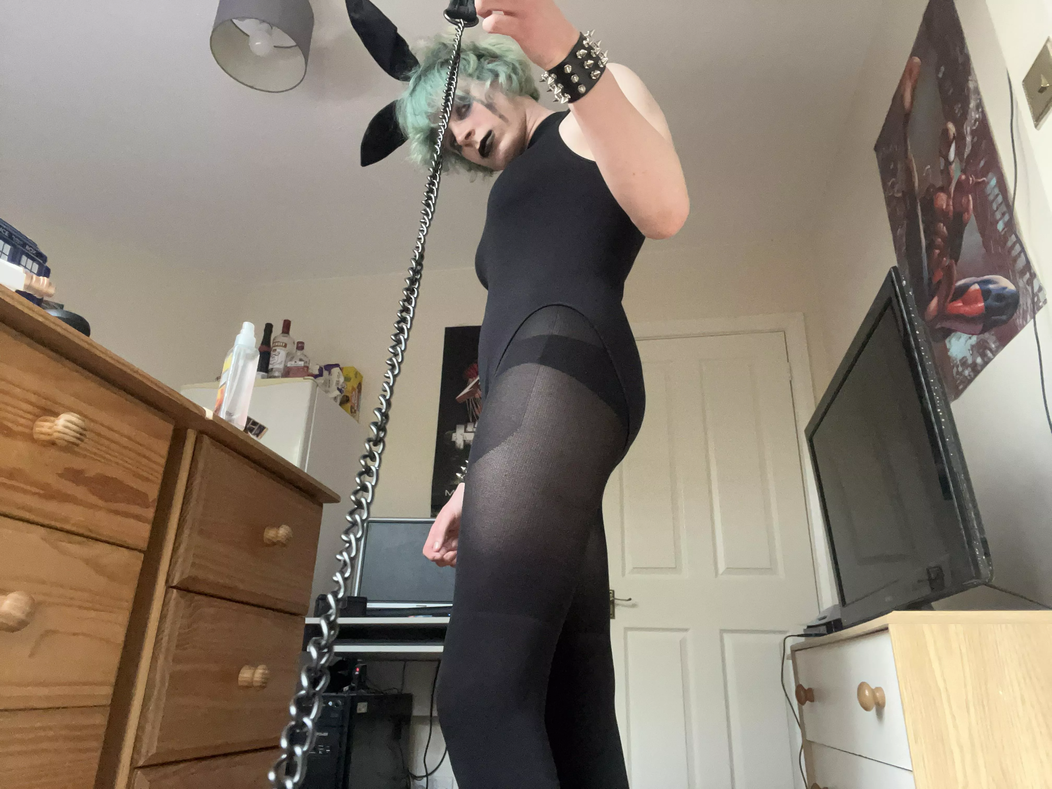 Do you like goth bunny’s here too? 🖤💜