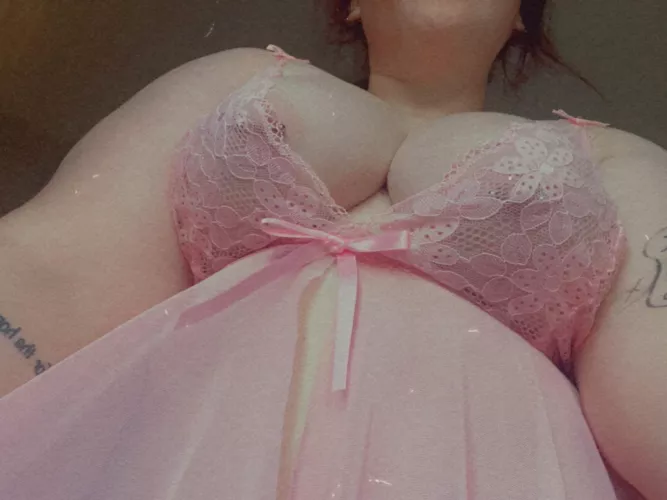 does this photo scream “submissive and breedable” or is that just me