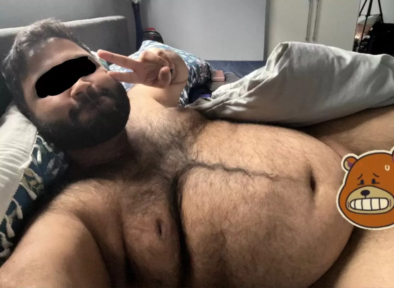 Gentle dom bottom who likes being eaten out :)