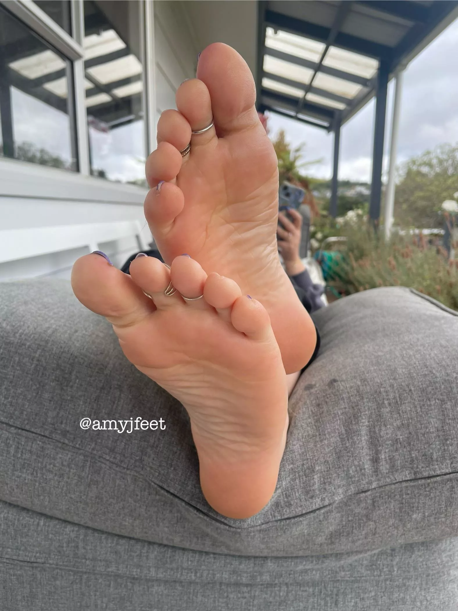Here’s an idea, I relax on my phone and ignore you whilst you get to work on my soles 😈
