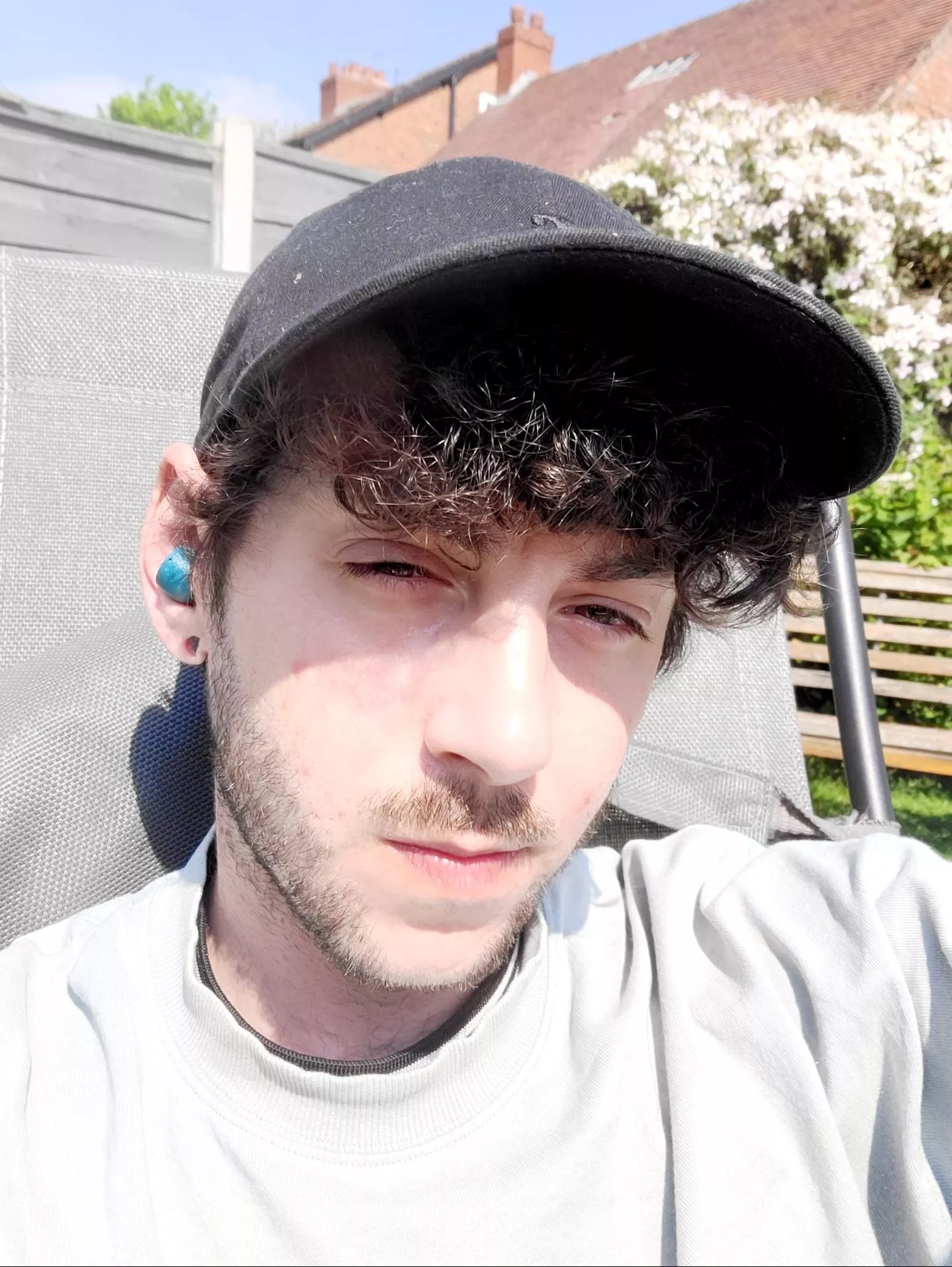 I turn 30 today 😱 Never thought I'd make it this far. I'm also 6 months sober which is pretty cool 😄