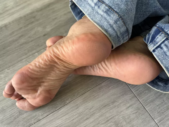 Jeans and barefeet