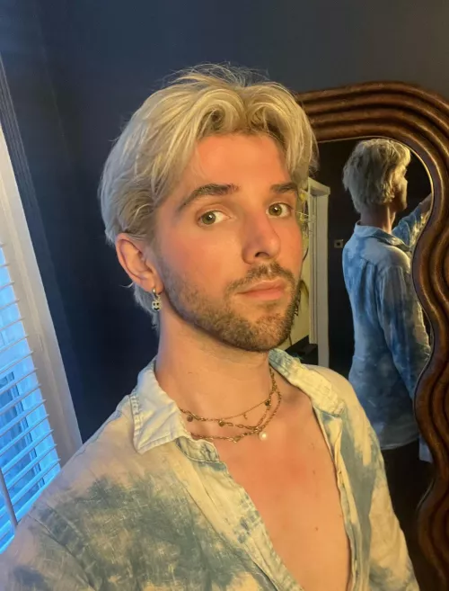 Just spent my 30th birthday working all day and weekend. Send love please.