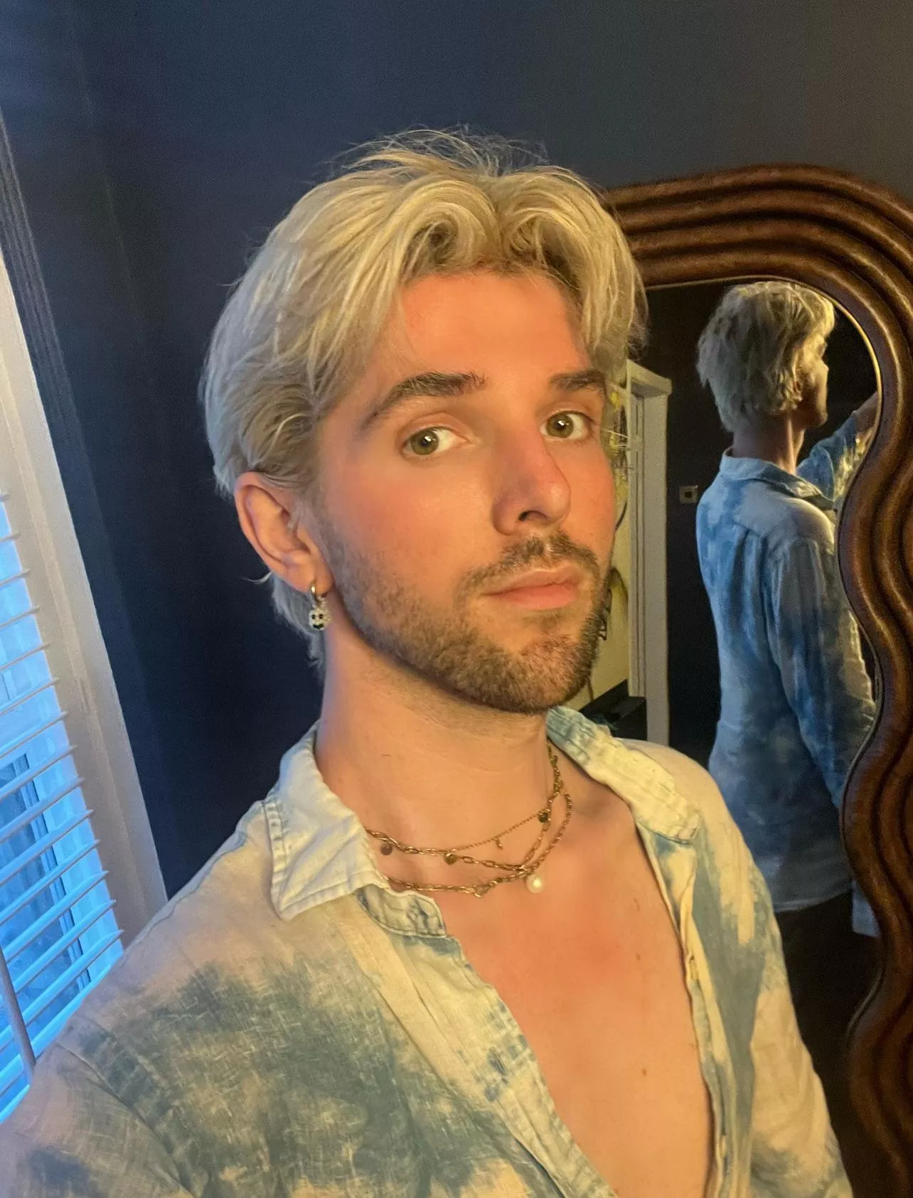 Just spent my 30th birthday working all day and weekend. Send love please.