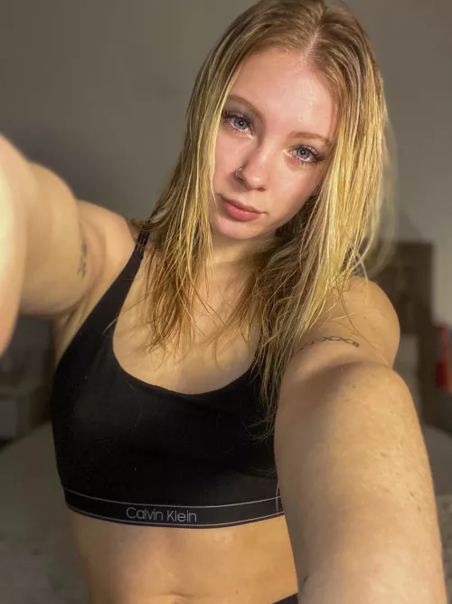 my favorite croptop hihi