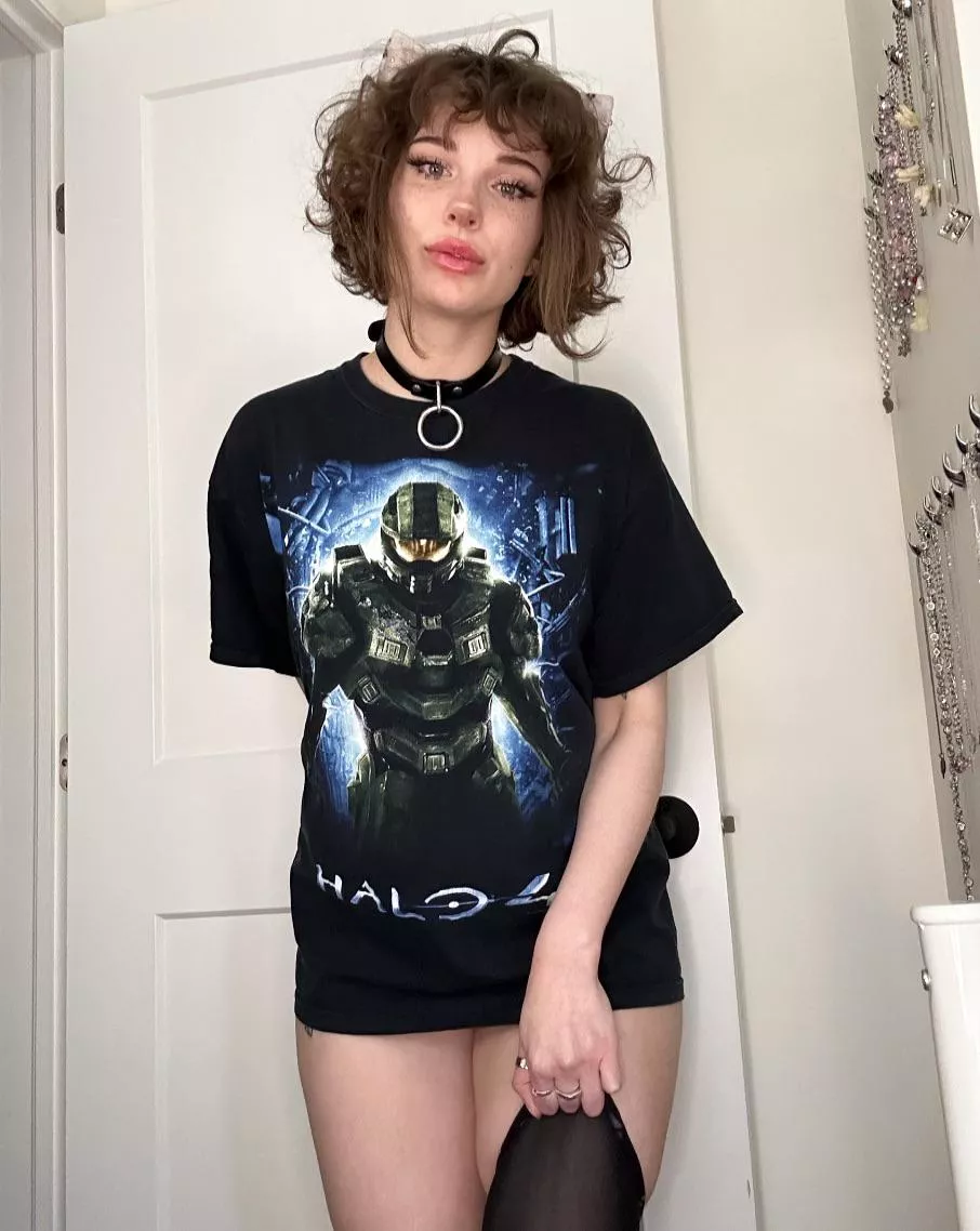 my favourite collar <3 do u like it ? its simple but rlly comfy :3