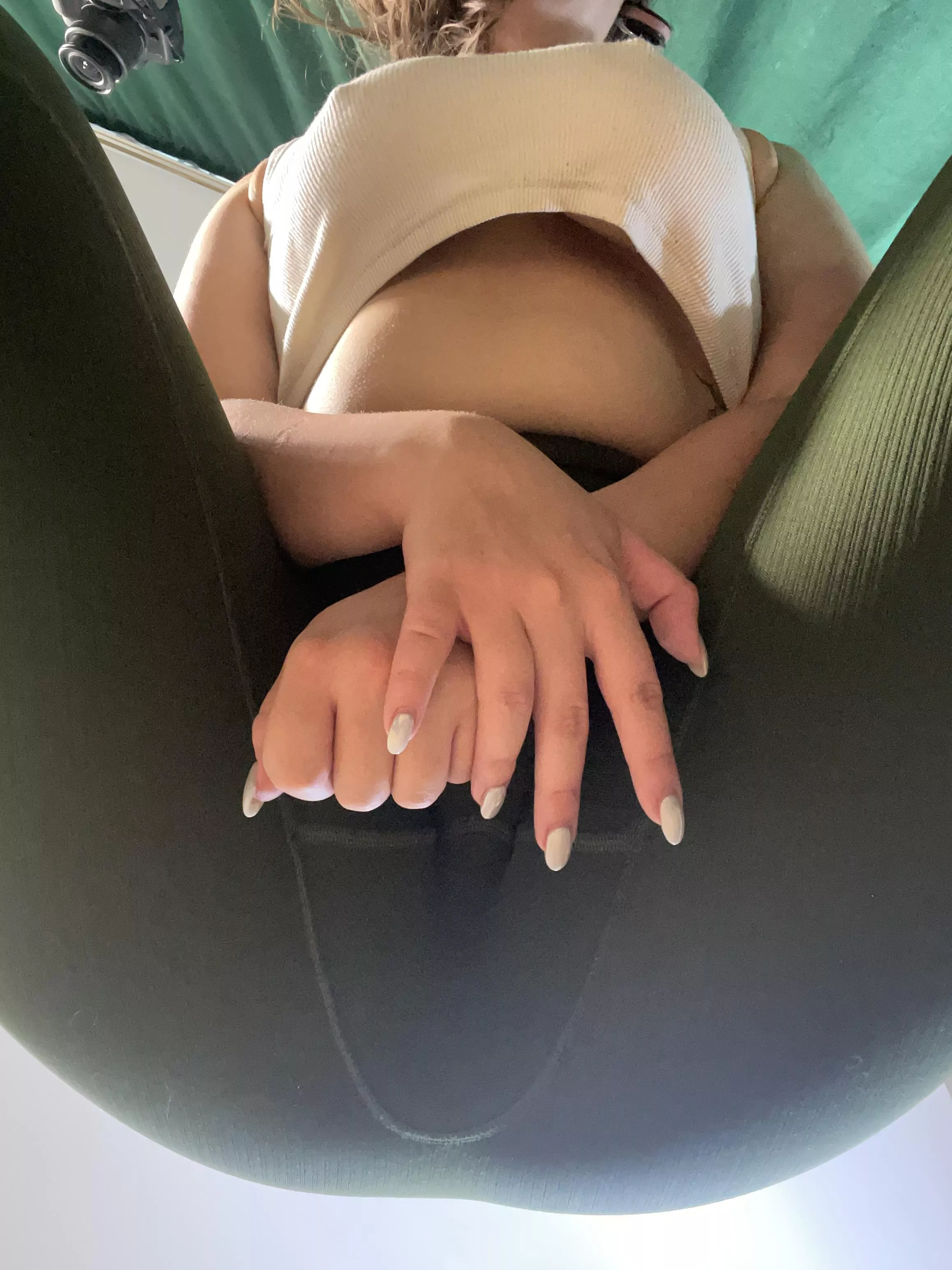 One thing you and I have in common is a love of ass in leggings! 