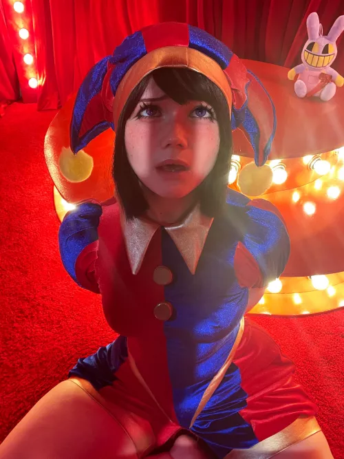 Pomni cosplay by Neyrodesu 