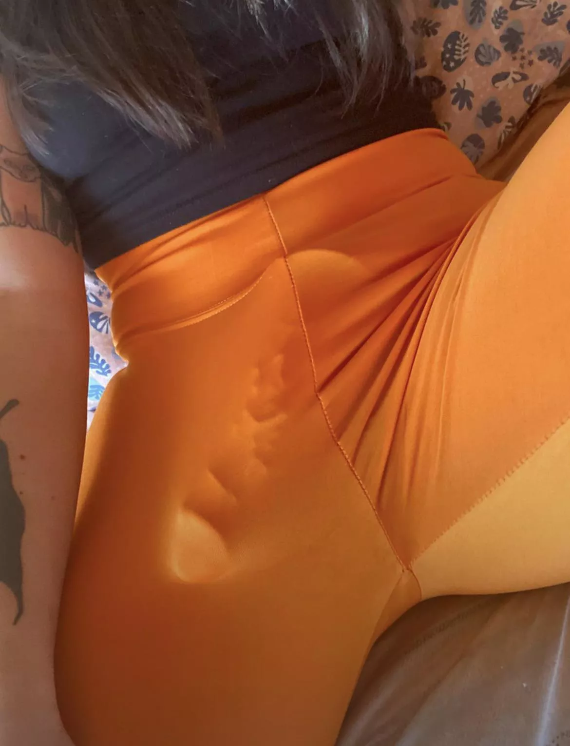 Say ‘YES if you know what behind that pants