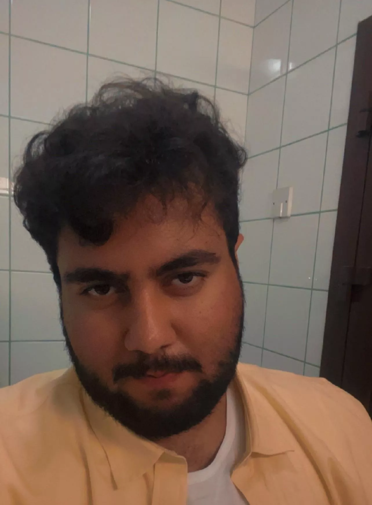 Tried to take a decent pic of myself, oh and i still need a bf