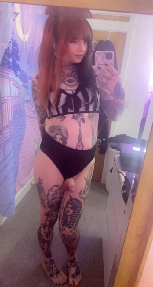 Who needs a summer gf ☀️