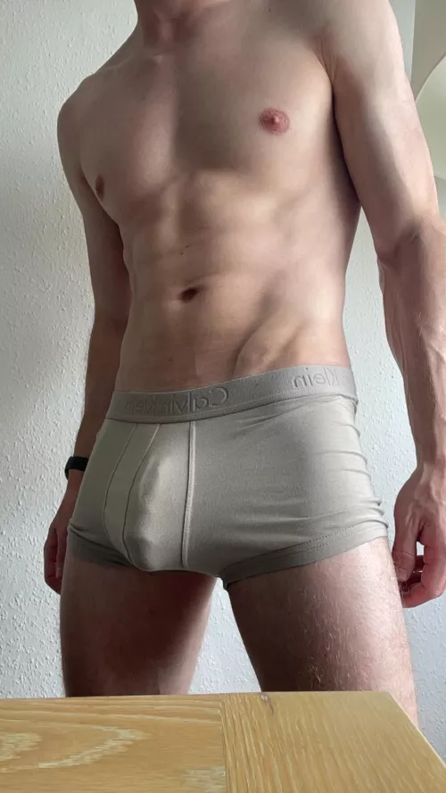 [27] happy Tuesday everyone 😉