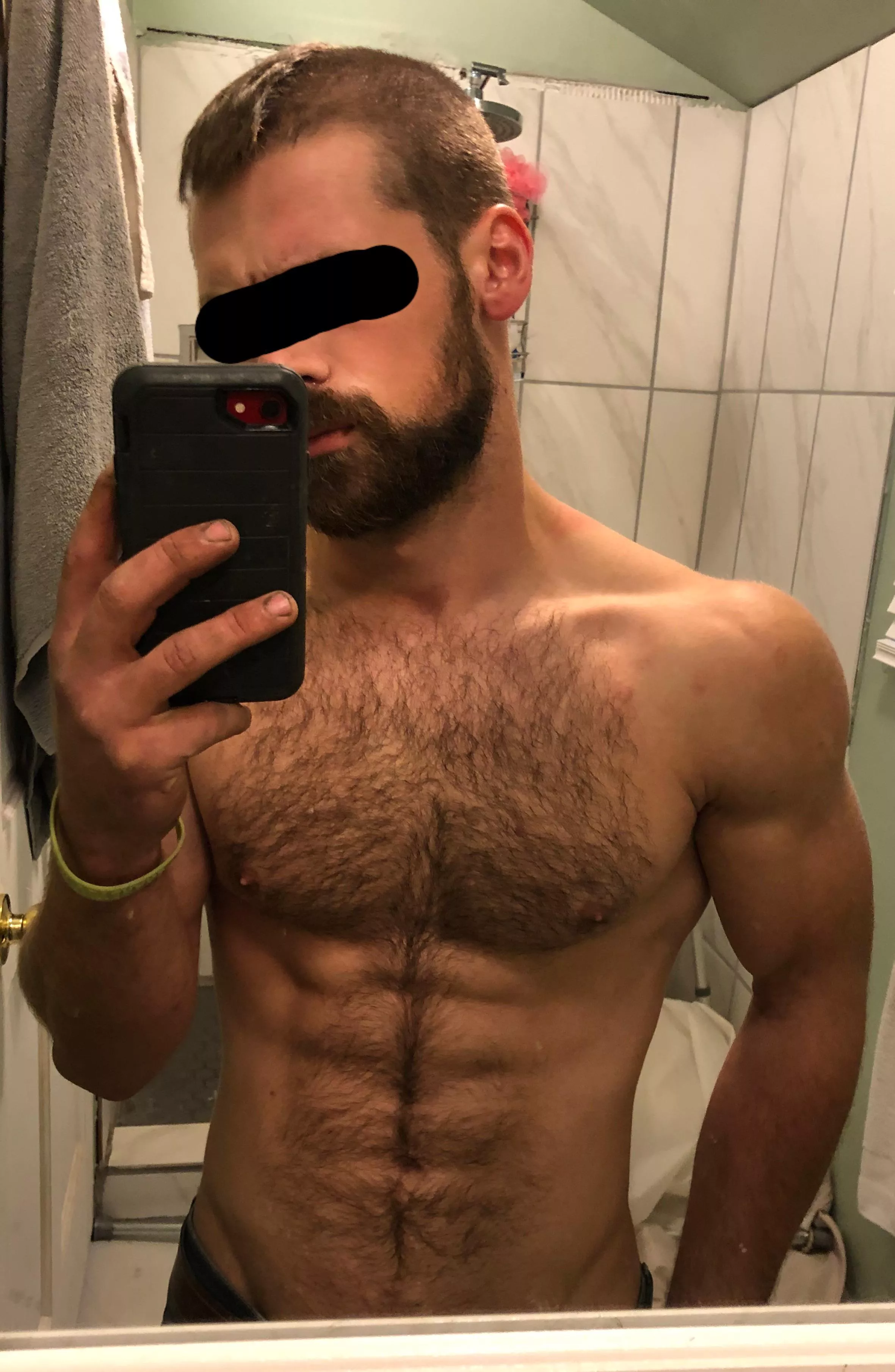 (32) hey bros, is this too much to send on first text? 