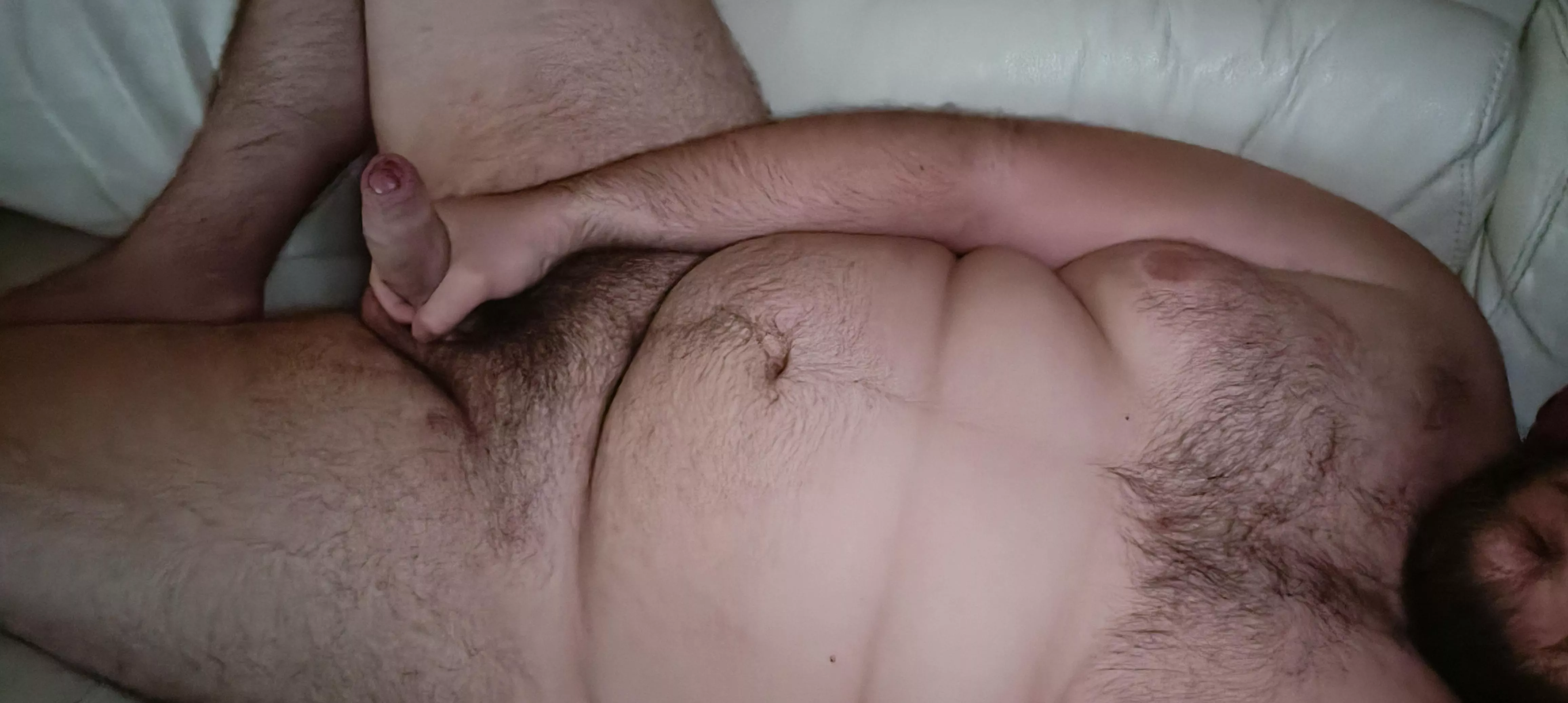 Anyone wants come to cuddle?