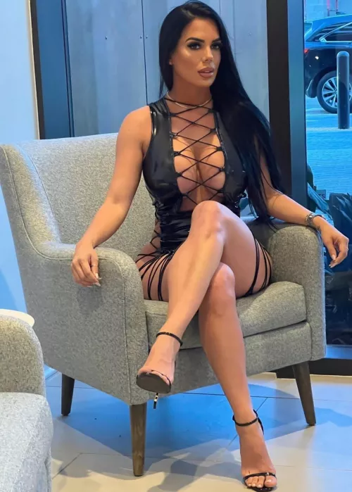 Don't make she waiting... smoking Throphy Wive 