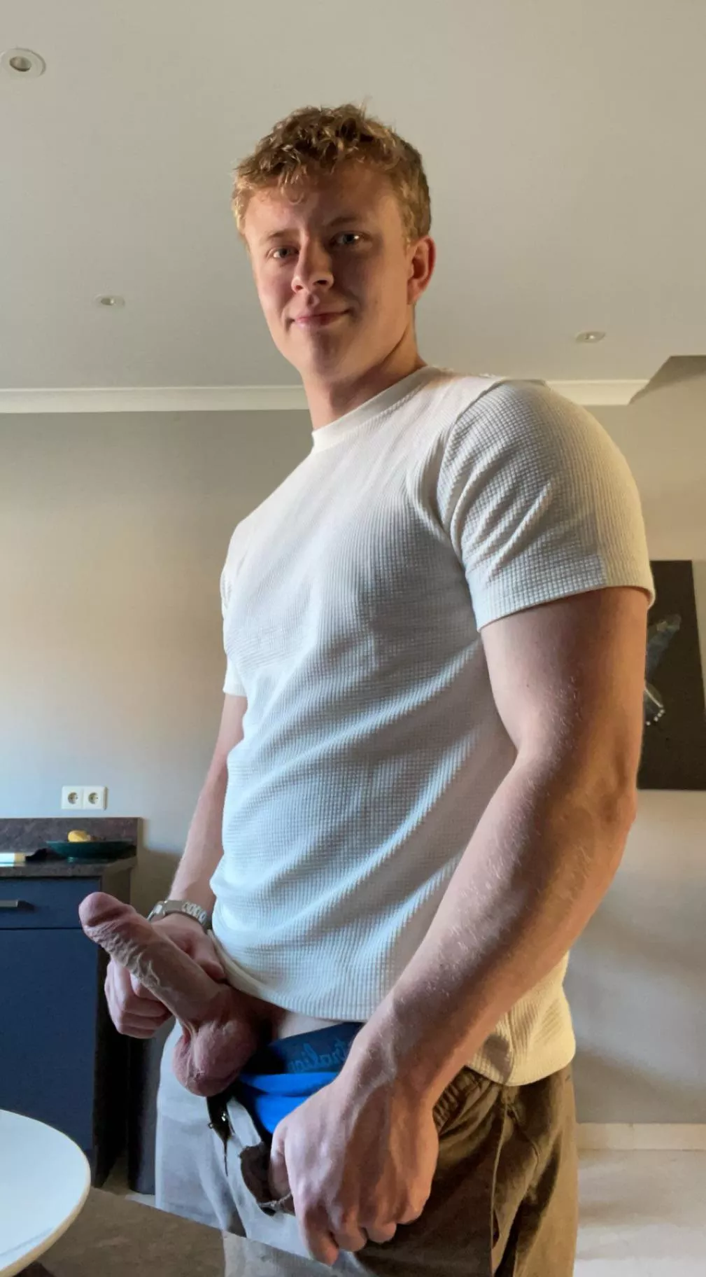 Feeling horny even when im in the kitchen